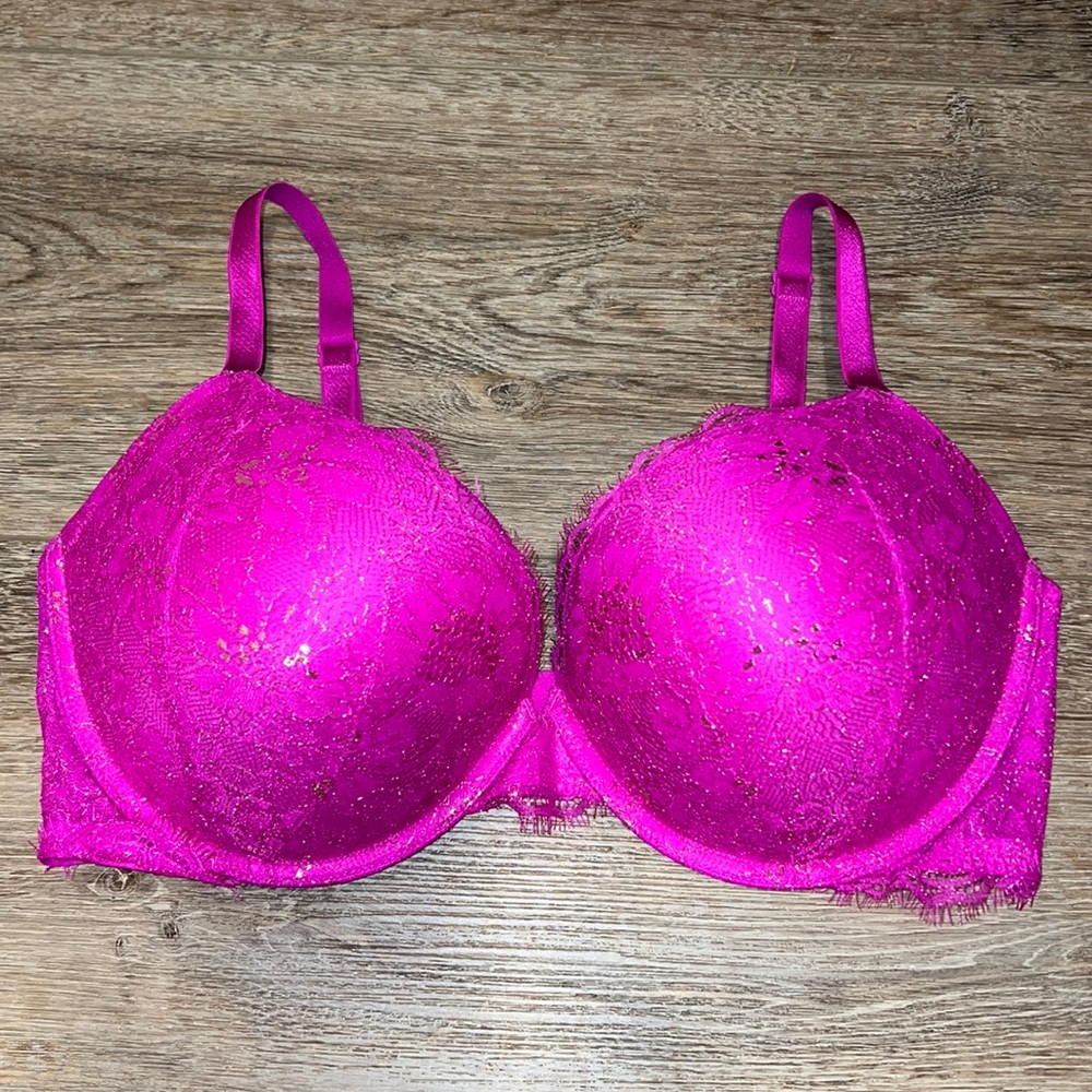38DD VERY SEXY Push Up Bra NWOT